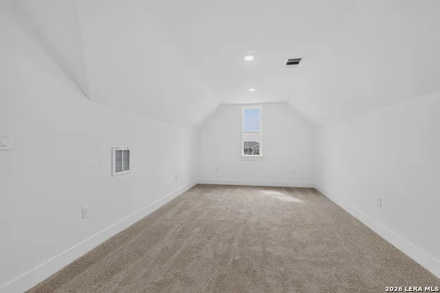 105 Hidden Path Floresville, TX 78114