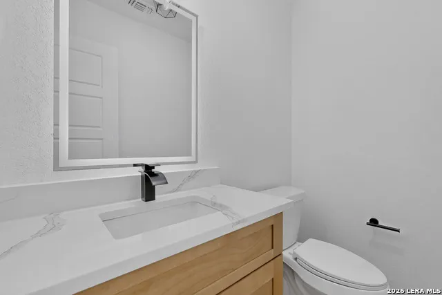 105 Hidden Path Floresville, TX 78114