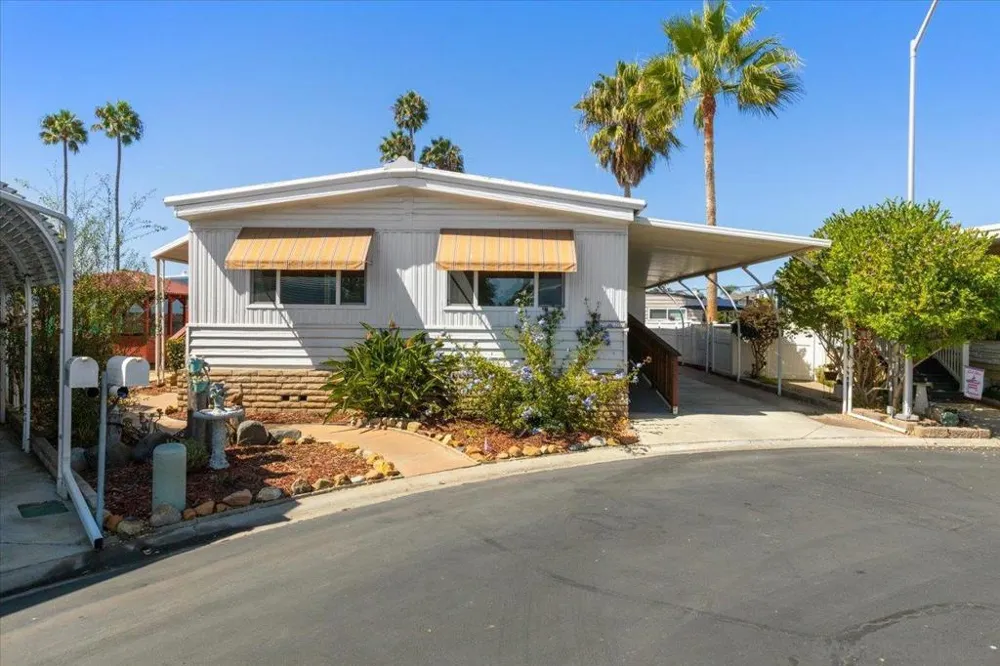7127 Santa Barbara Carlsbad, CA 92011