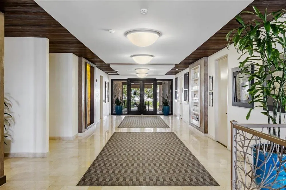 7127 Santa Barbara Carlsbad, CA 92011