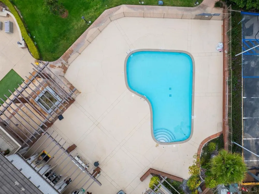 7127 Santa Barbara Carlsbad, CA 92011