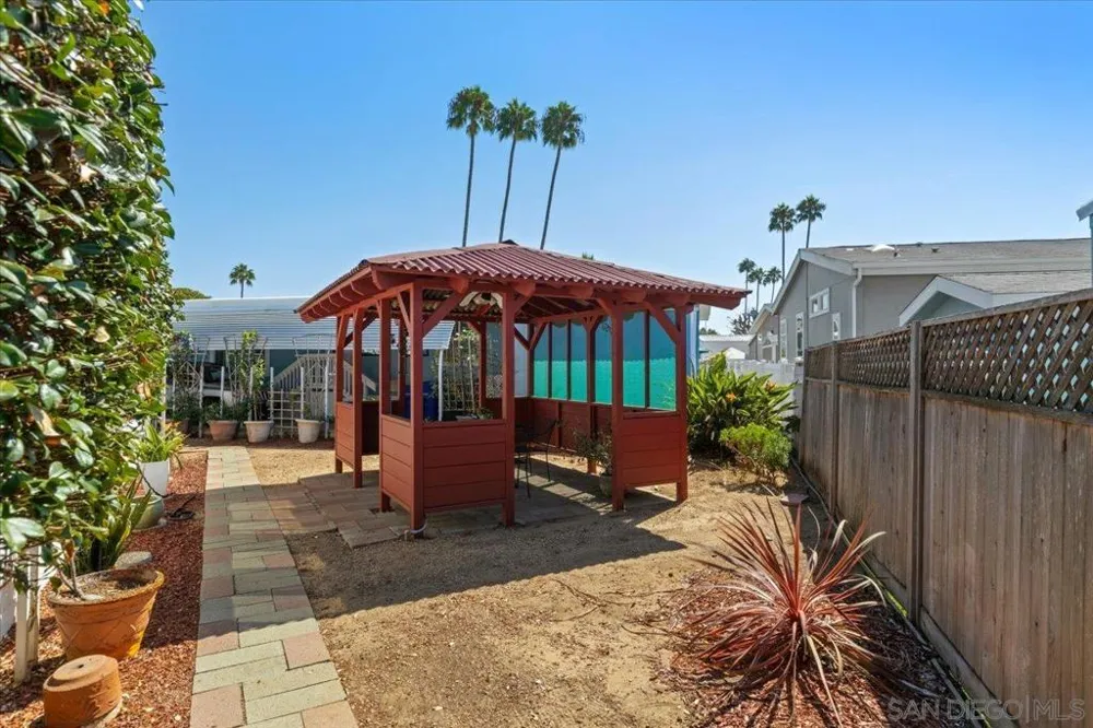 7127 Santa Barbara Carlsbad, CA 92011