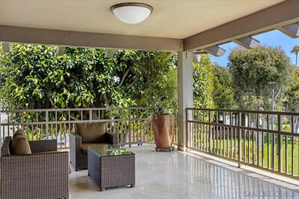 7127 Santa Barbara Carlsbad, CA 92011