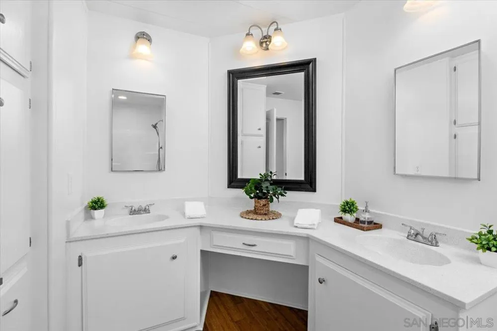 7127 Santa Barbara Carlsbad, CA 92011