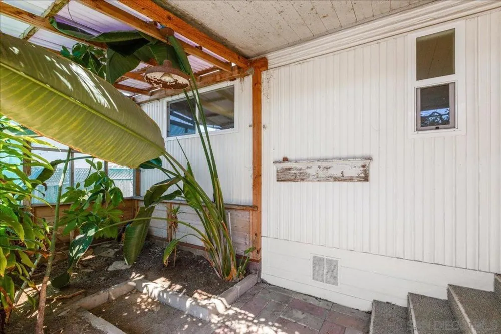 7127 Santa Barbara Carlsbad, CA 92011