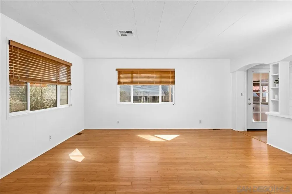 7127 Santa Barbara Carlsbad, CA 92011