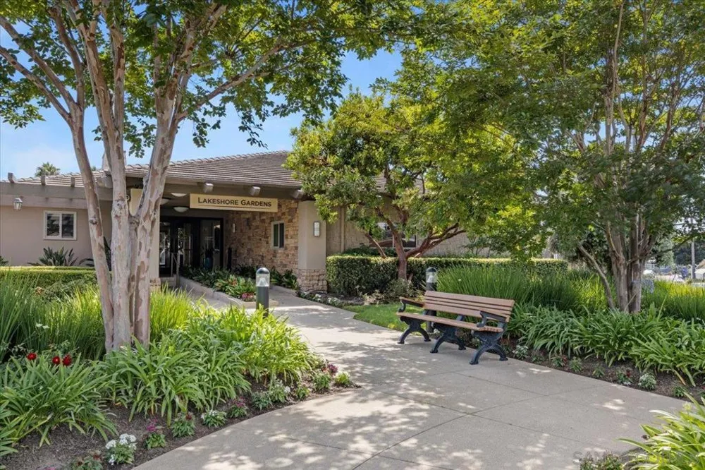 7127 Santa Barbara Carlsbad, CA 92011