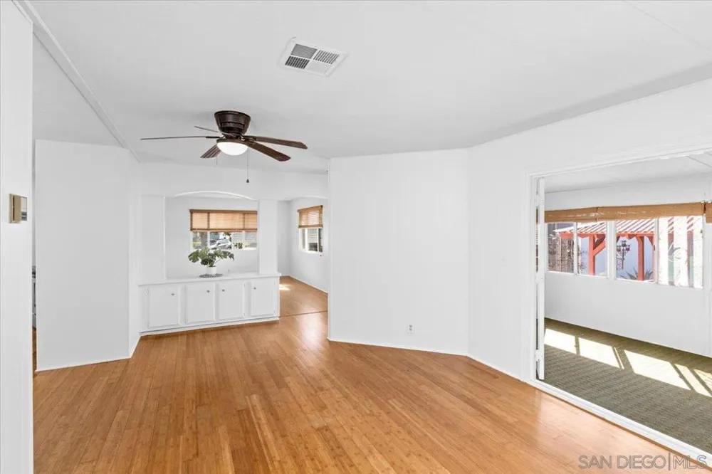 7127 Santa Barbara Carlsbad, CA 92011