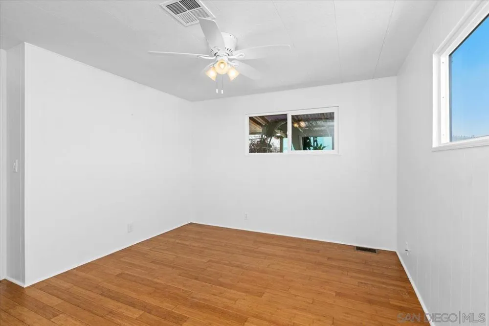 7127 Santa Barbara Carlsbad, CA 92011