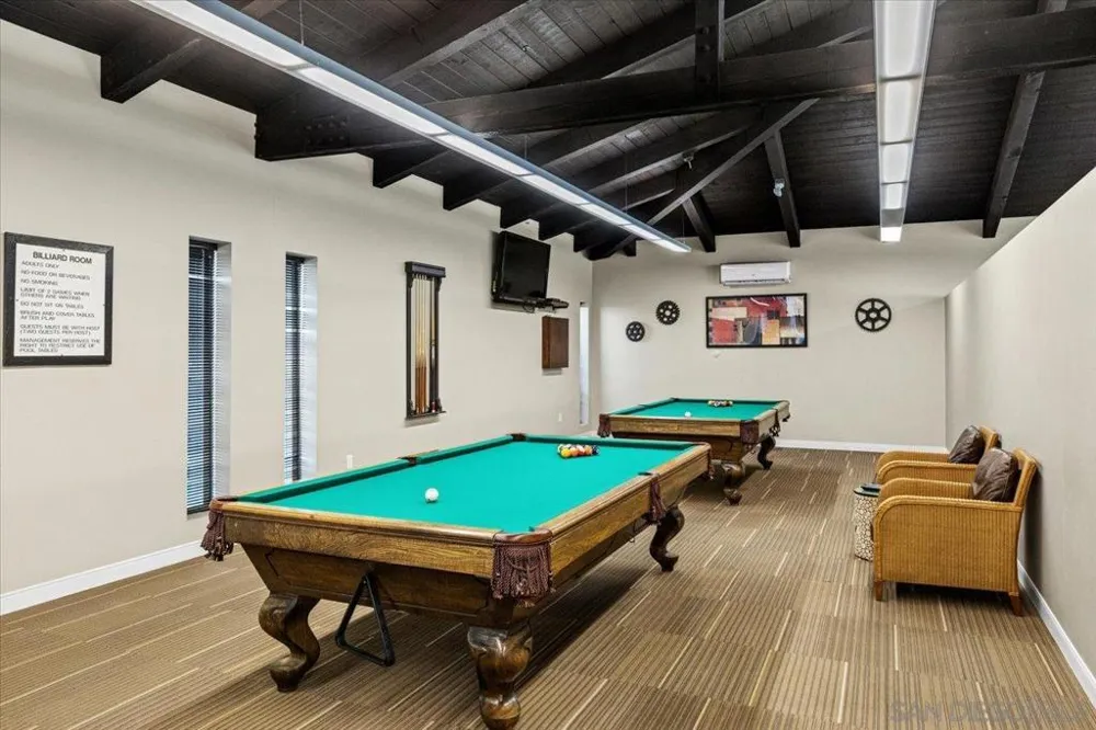 7127 Santa Barbara Carlsbad, CA 92011