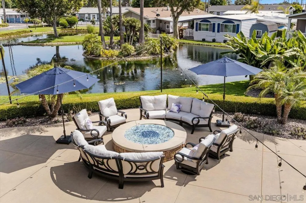 7127 Santa Barbara Carlsbad, CA 92011