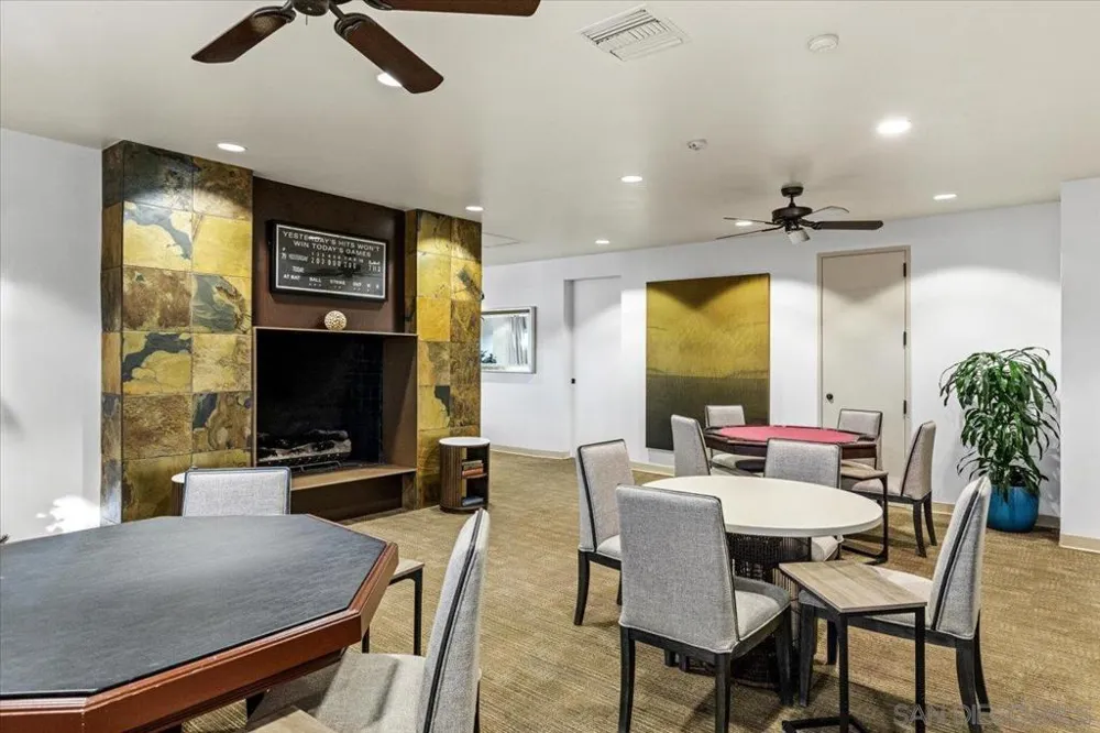 7127 Santa Barbara Carlsbad, CA 92011
