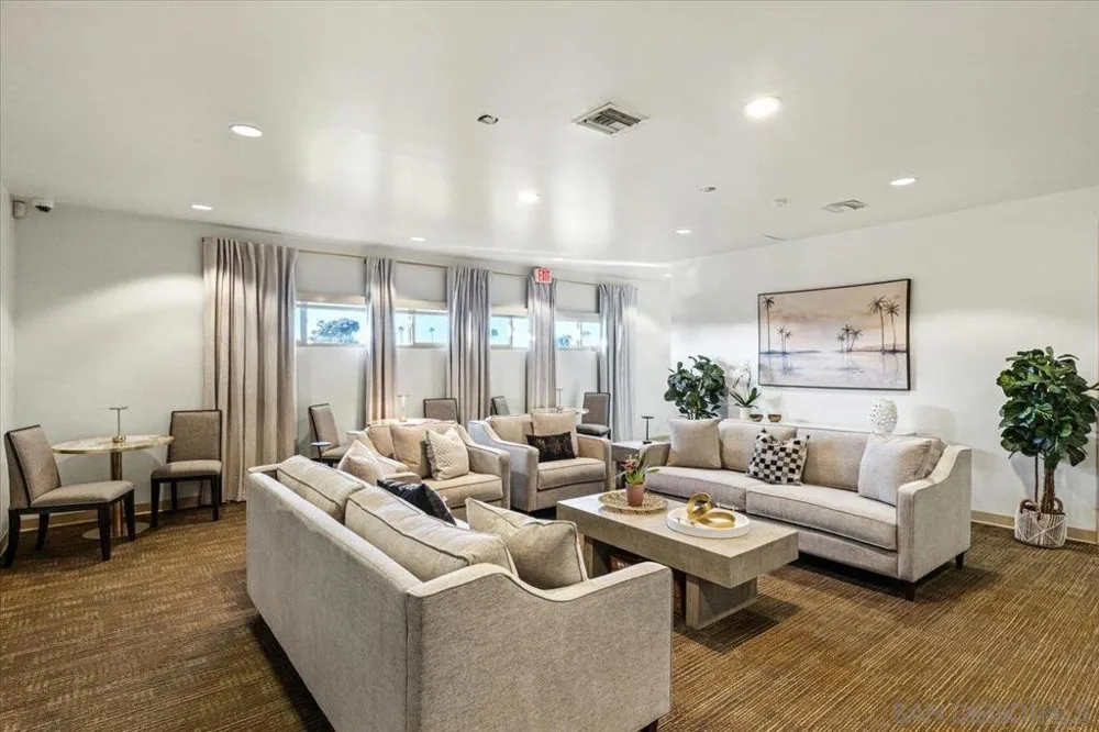 7127 Santa Barbara Carlsbad, CA 92011