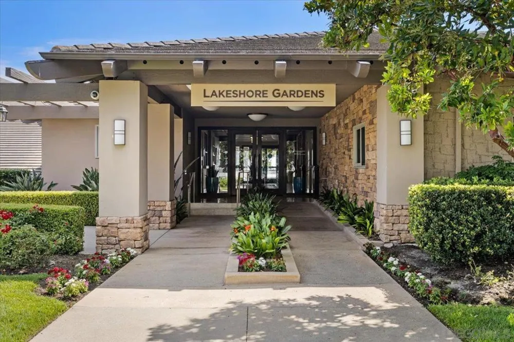 7127 Santa Barbara Carlsbad, CA 92011