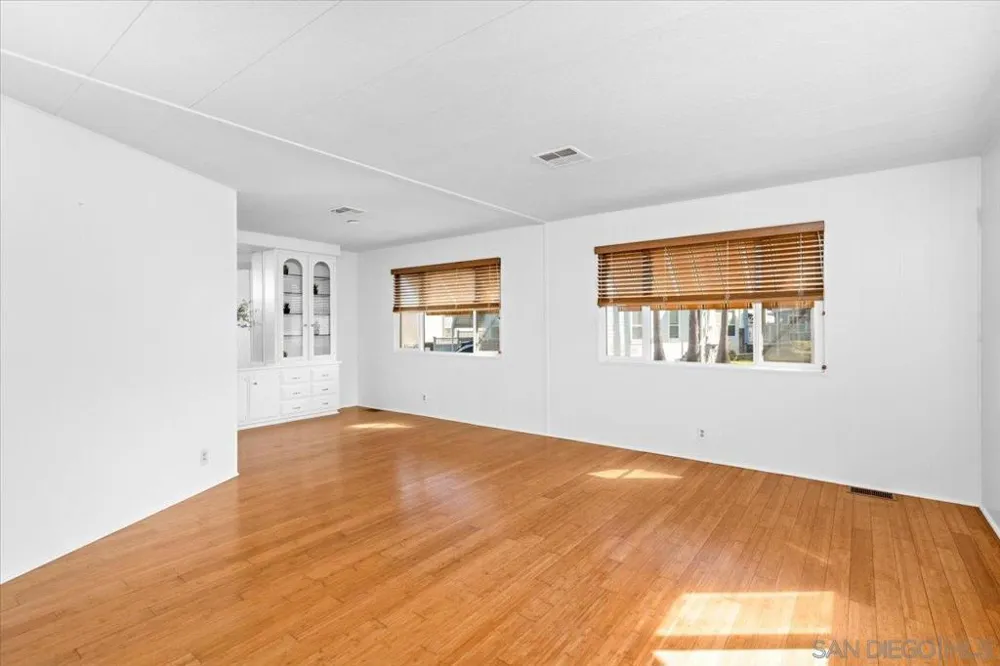 7127 Santa Barbara Carlsbad, CA 92011
