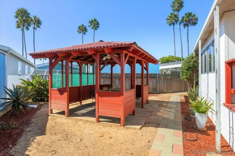 7127 Santa Barbara Carlsbad, CA 92011