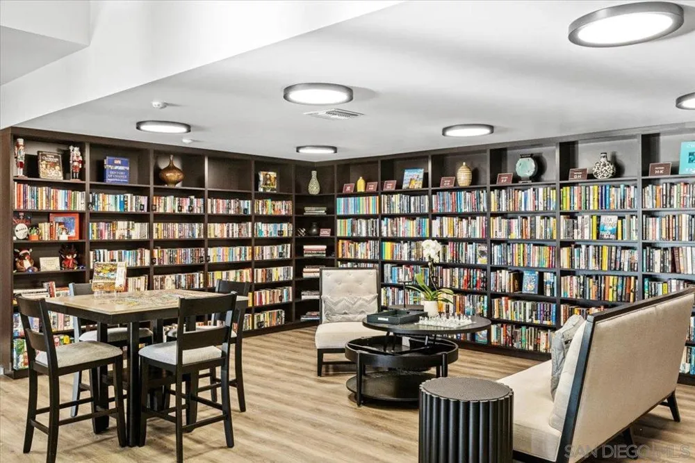7127 Santa Barbara Carlsbad, CA 92011