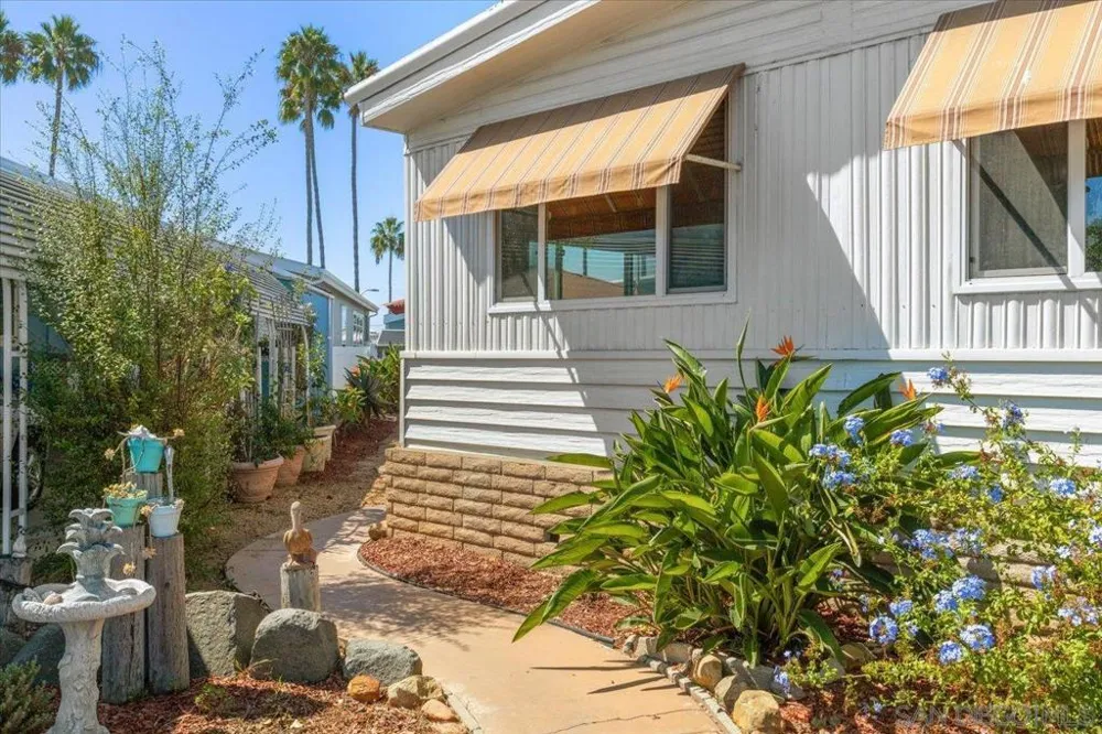 7127 Santa Barbara Carlsbad, CA 92011