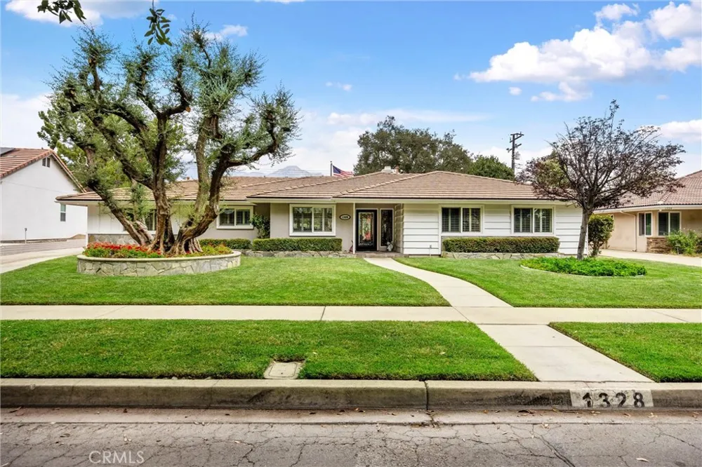 1328 Loma Sola Upland, CA 91786