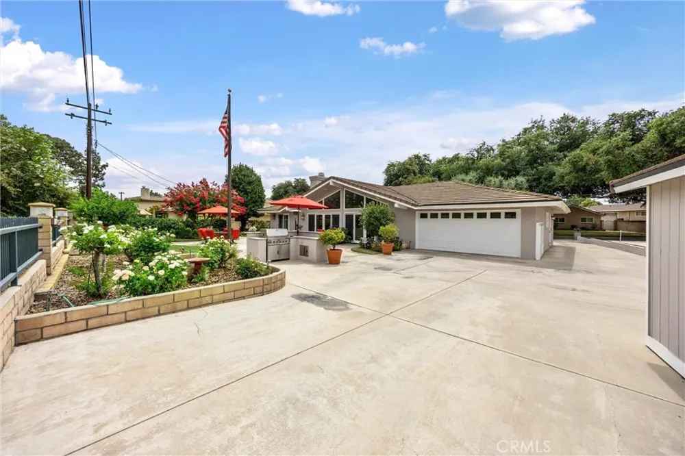 1328 Loma Sola Upland, CA 91786