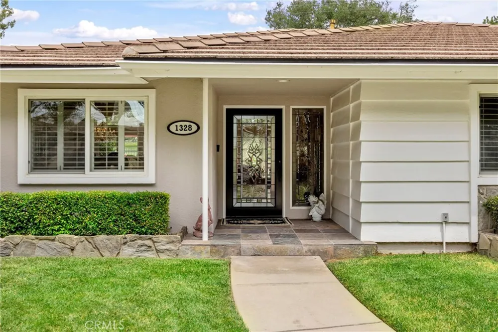 1328 Loma Sola Upland, CA 91786