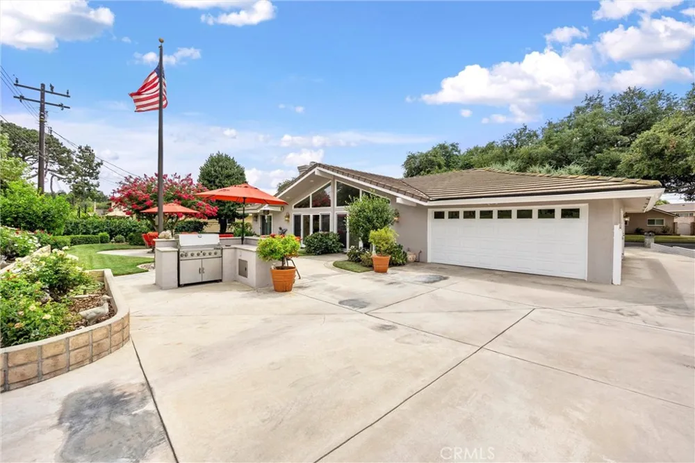 1328 Loma Sola Upland, CA 91786