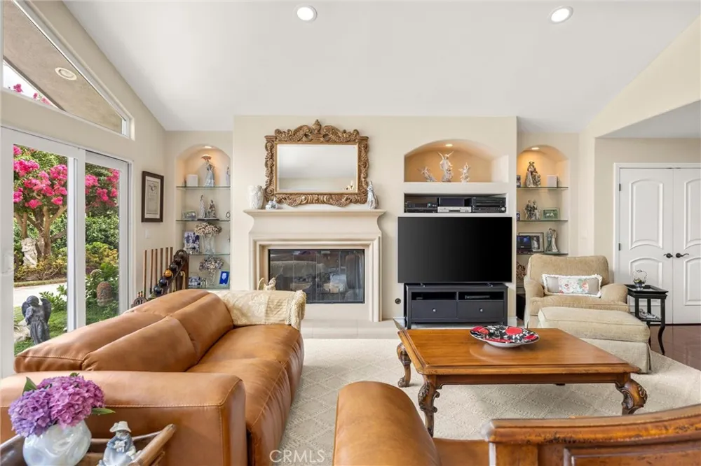 1328 Loma Sola Upland, CA 91786