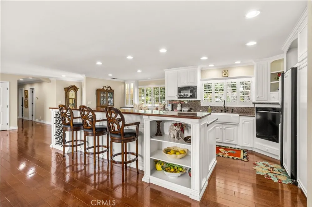 1328 Loma Sola Upland, CA 91786