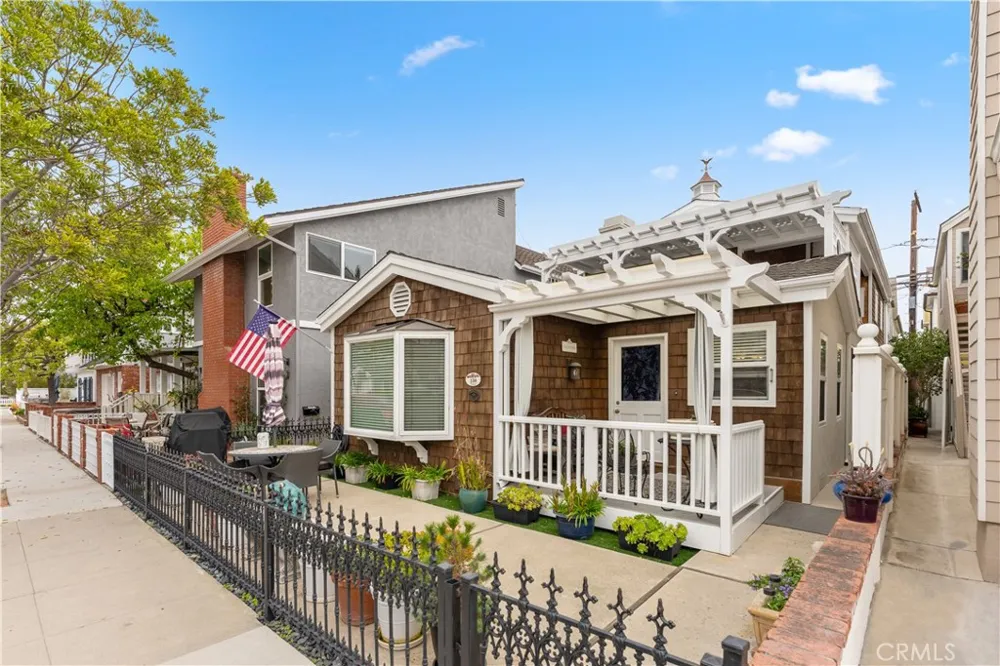130 Topaz #1/2 Newport Beach, CA 92662