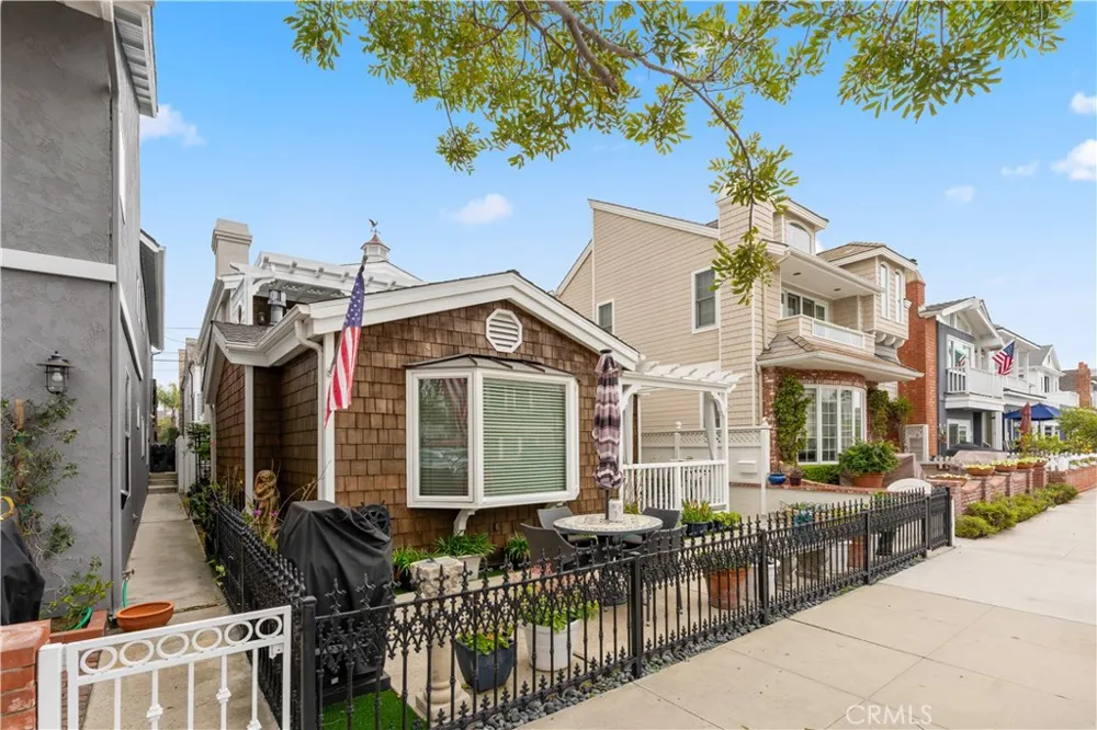 130 Topaz #1/2 Newport Beach, CA 92662