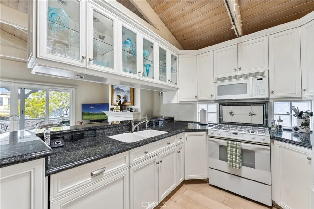130 Topaz #1/2 Newport Beach, CA 92662