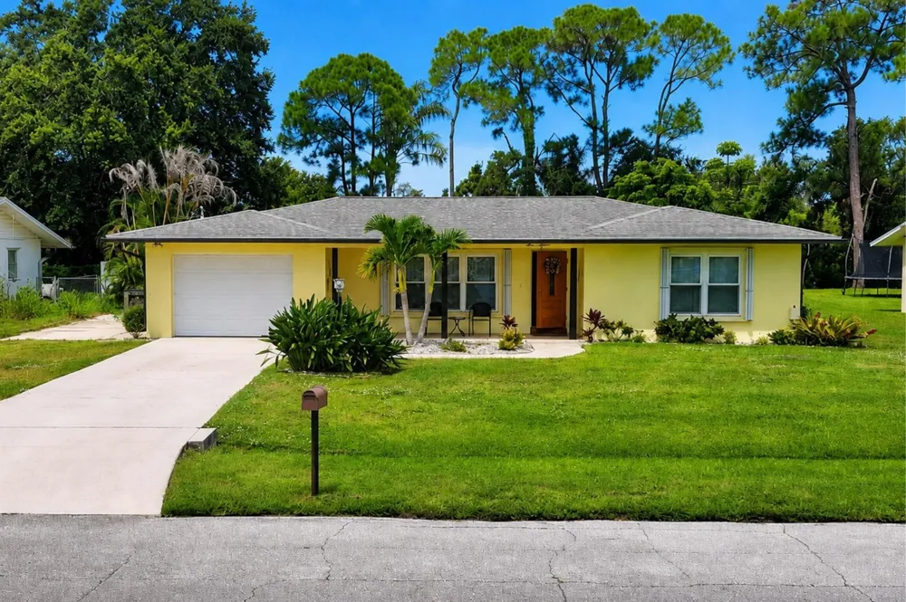 415 SE Calmoso Drive Port St. Lucie, FL 34983