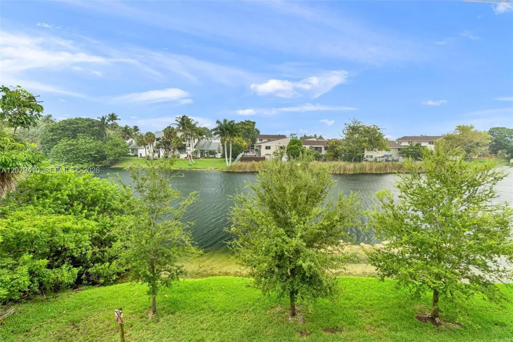 15470 SW 82nd Ln #332 Miami, FL 33193