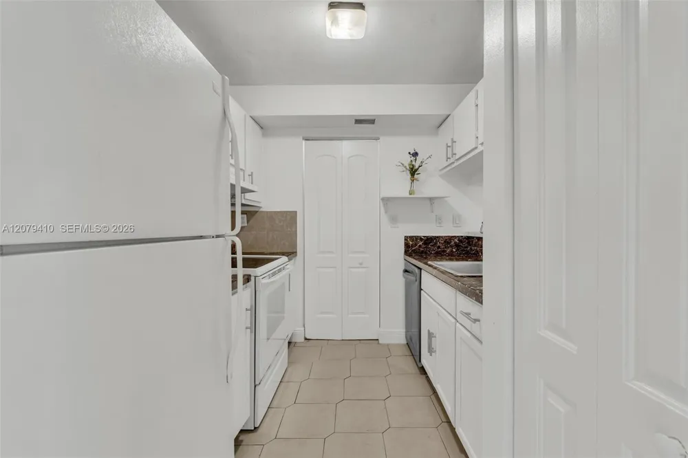 15470 SW 82nd Ln #332 Miami, FL 33193