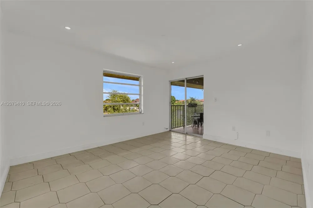 15470 SW 82nd Ln #332 Miami, FL 33193