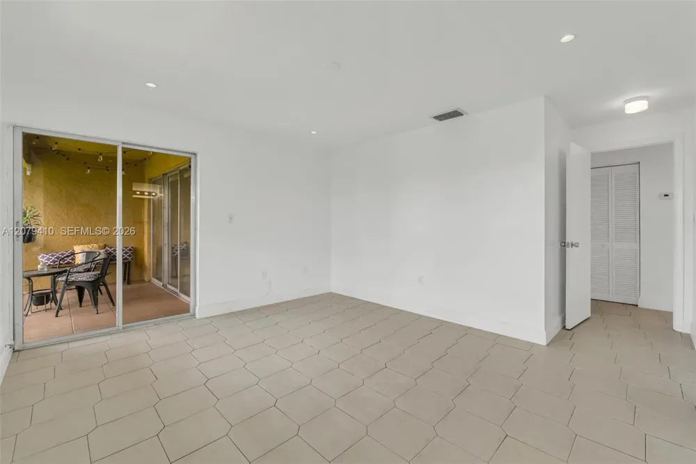 15470 SW 82nd Ln #332 Miami, FL 33193