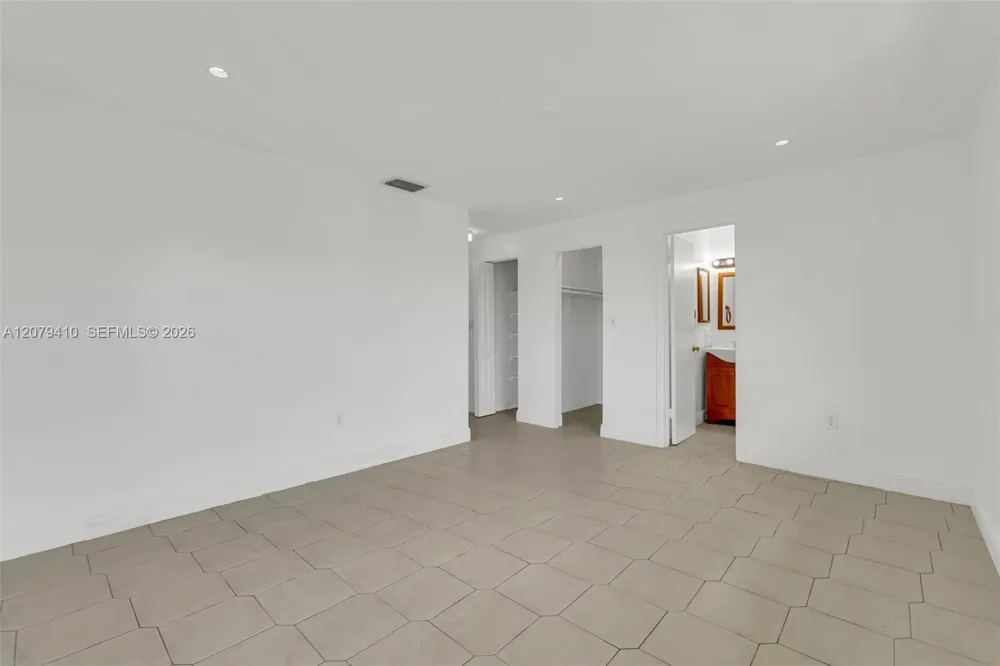 15470 SW 82nd Ln #332 Miami, FL 33193