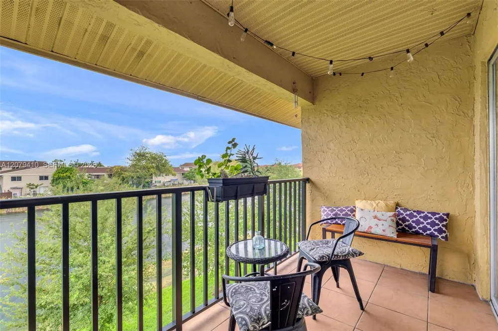 15470 SW 82nd Ln #332 Miami, FL 33193