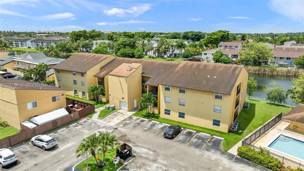 15470 SW 82nd Ln #332 Miami, FL 33193