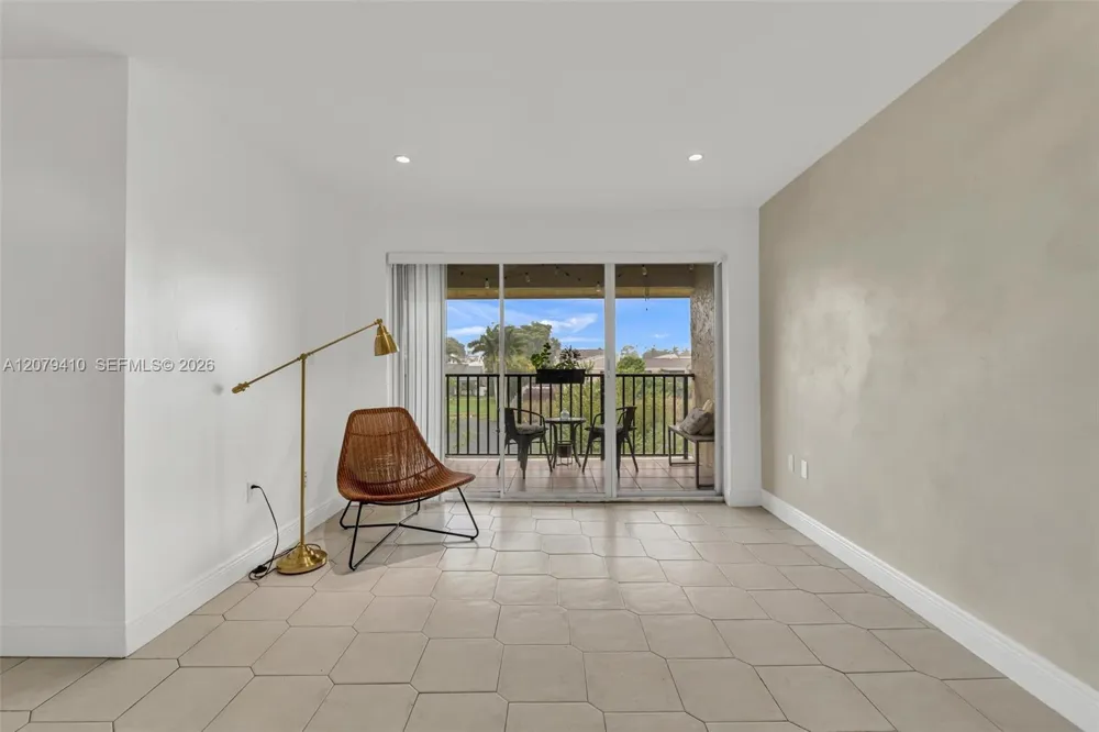 15470 SW 82nd Ln #332 Miami, FL 33193