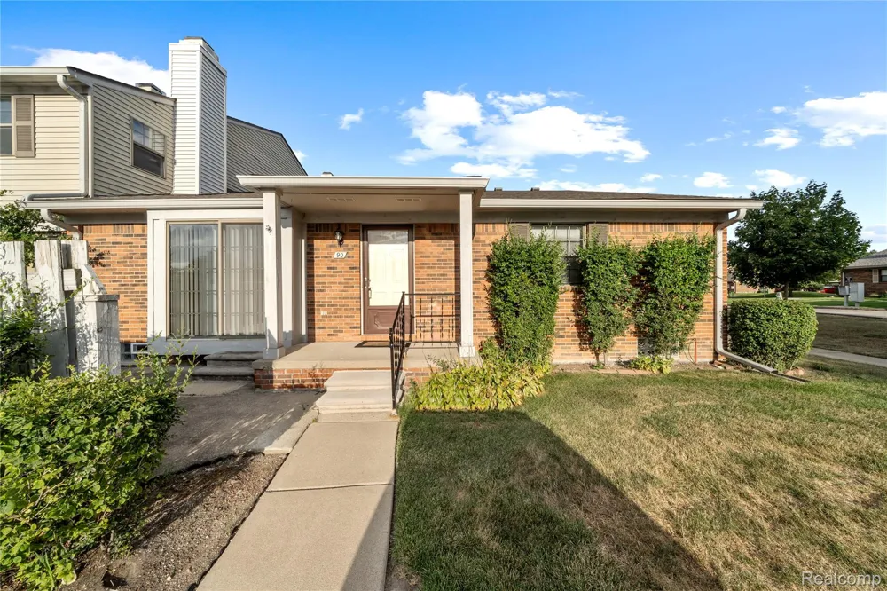 2101 VINE WAY #90 Canton Charter Township, MI 48188