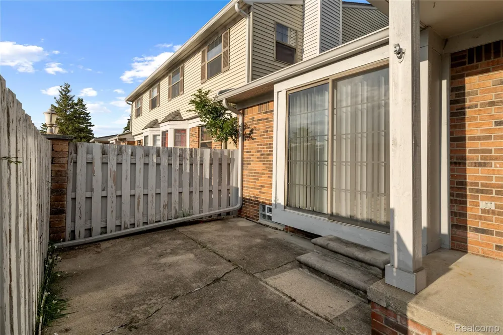 2101 VINE WAY #90 Canton Charter Township, MI 48188