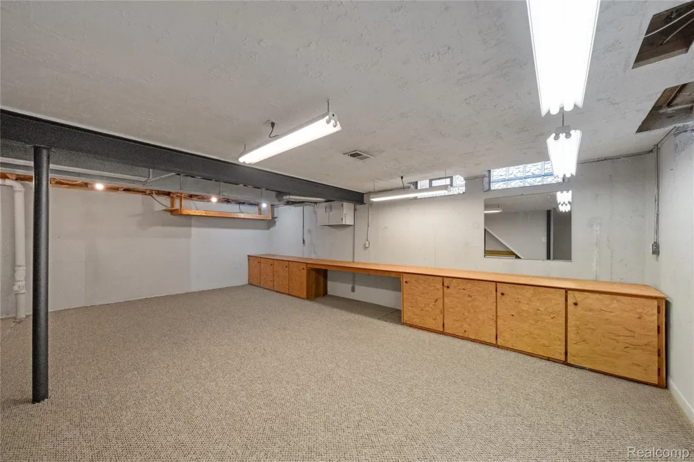 2101 VINE WAY #90 Canton Charter Township, MI 48188