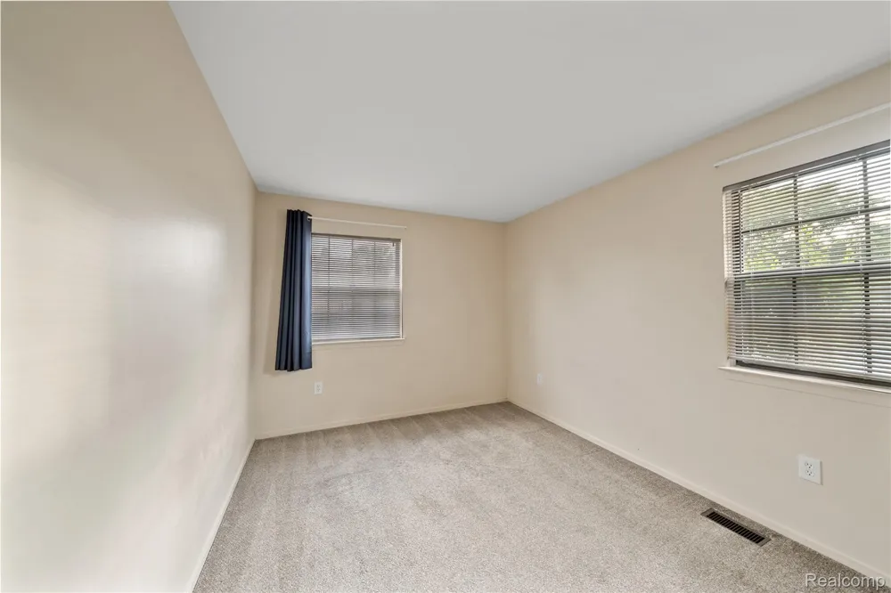 2101 VINE WAY #90 Canton Charter Township, MI 48188