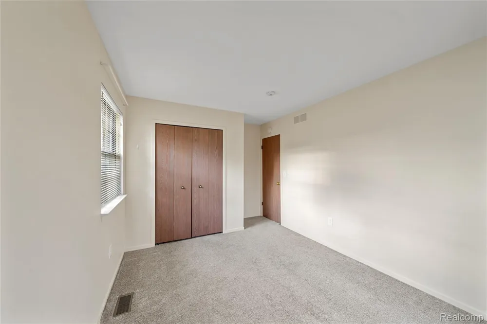 2101 VINE WAY #90 Canton Charter Township, MI 48188