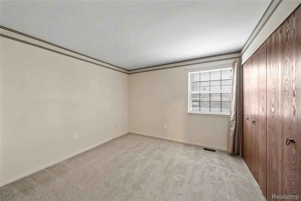 2101 VINE WAY #90 Canton Charter Township, MI 48188
