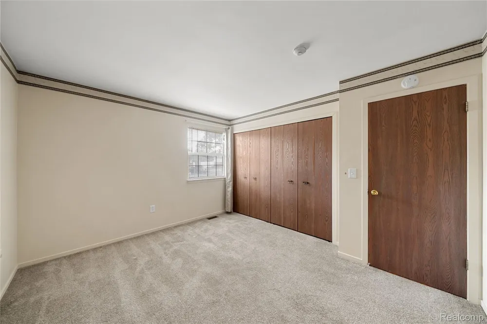 2101 VINE WAY #90 Canton Charter Township, MI 48188