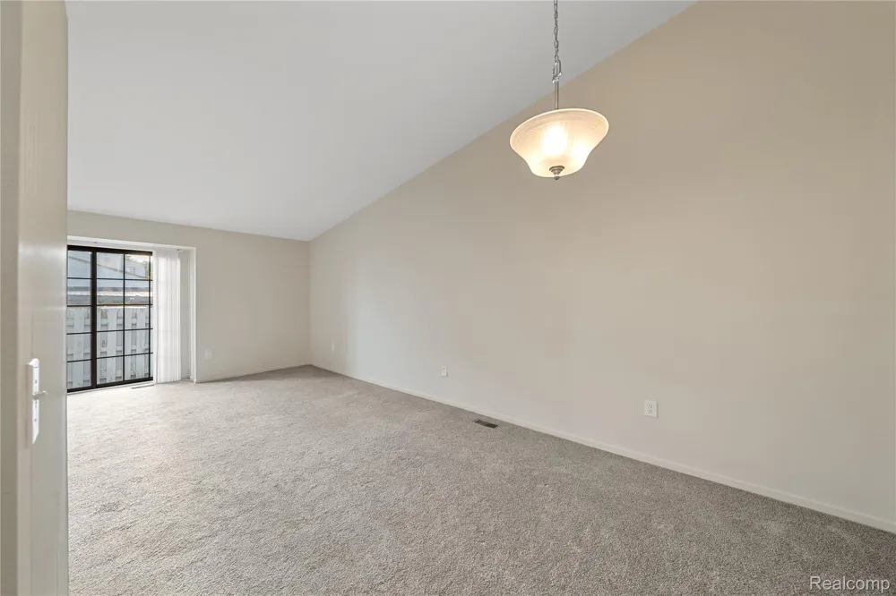 2101 VINE WAY #90 Canton Charter Township, MI 48188