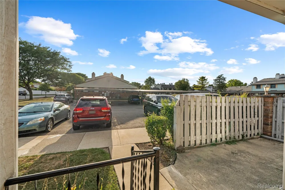2101 VINE WAY #90 Canton Charter Township, MI 48188