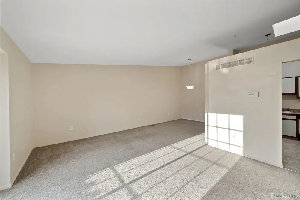 2101 VINE WAY #90 Canton Charter Township, MI 48188